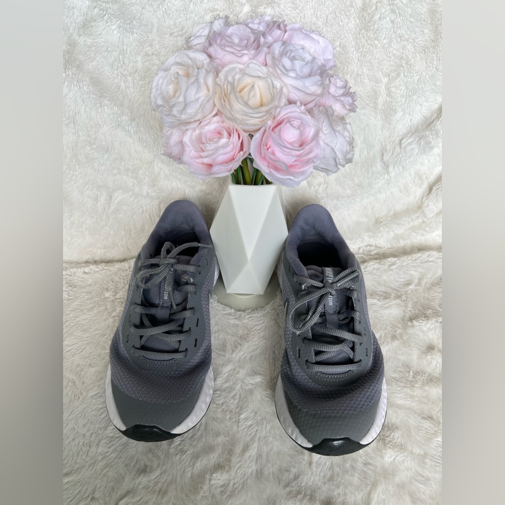 Nike Gray Youth Sneakers - Picture 6 of 11